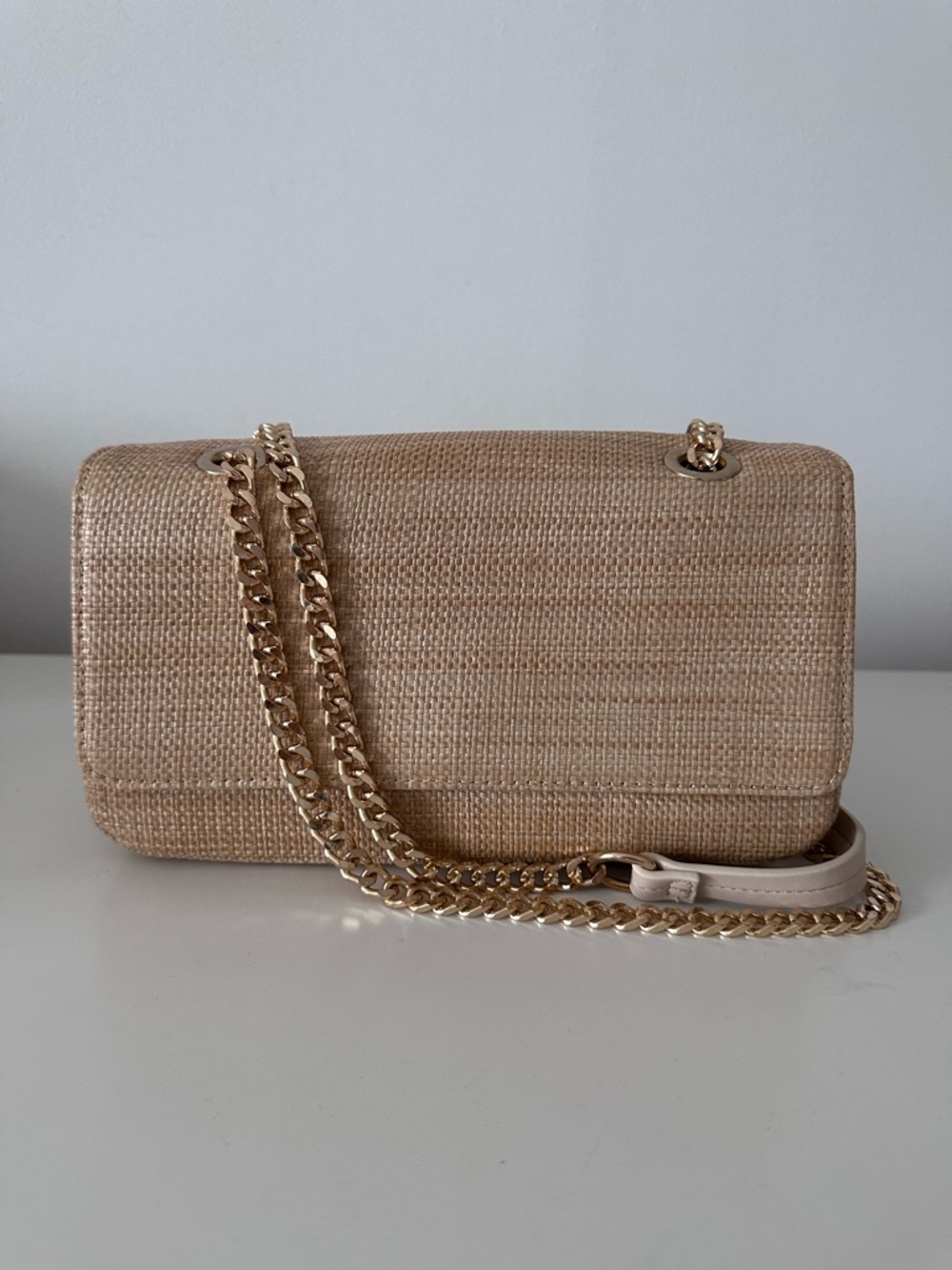 Neutral Woven Crossbody Bag with Gold Chain Strap